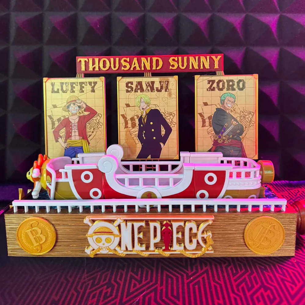 Espositore Base Stand One Piece Sunny per Navicelle One Piece Stile Thousand Sunny senza Funko Pop per Kinder Joy/Sorpresa - immagine 6