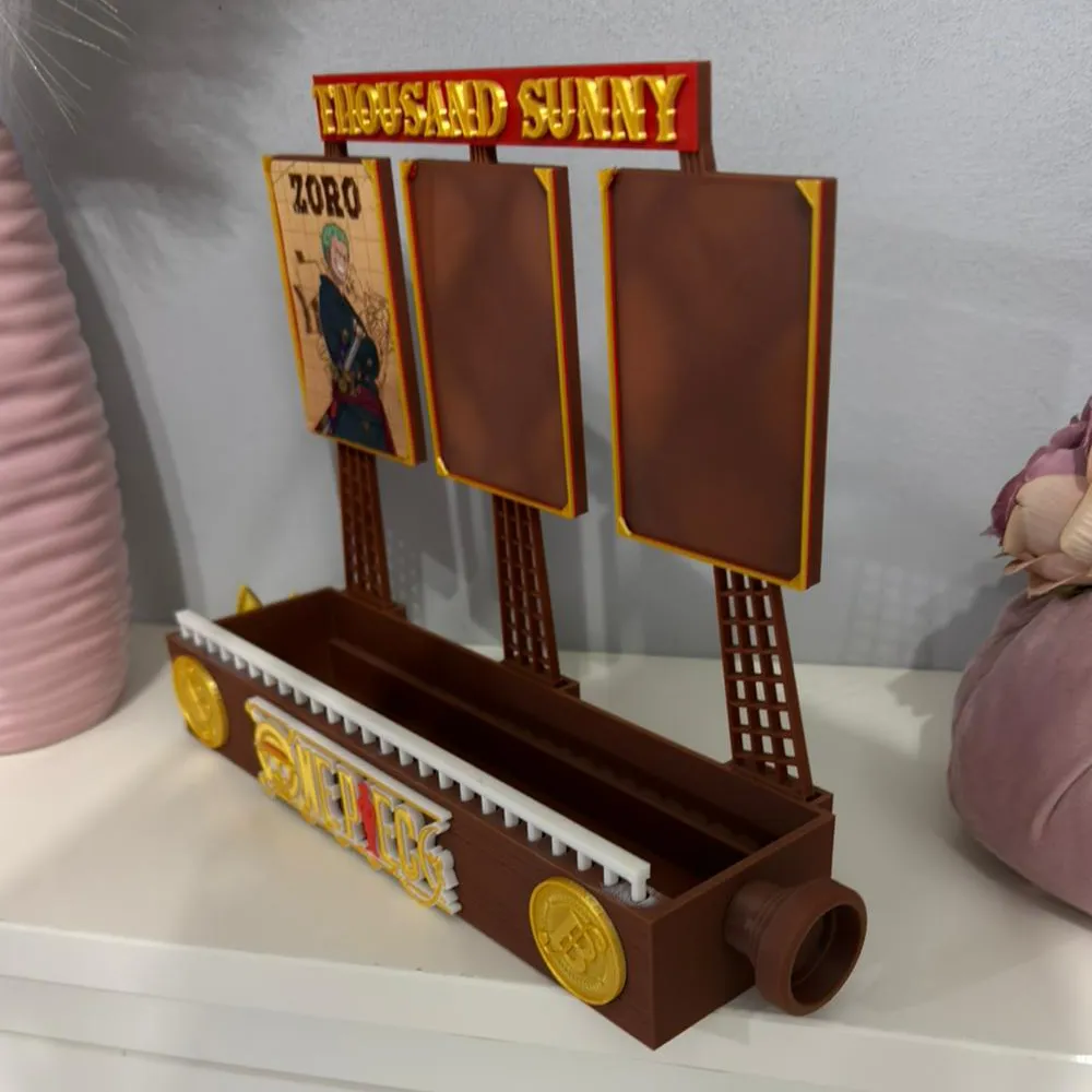 Espositore Base Stand One Piece Sunny per Navicelle One Piece Stile Thousand Sunny senza Funko Pop per Kinder Joy/Sorpresa - immagine 3